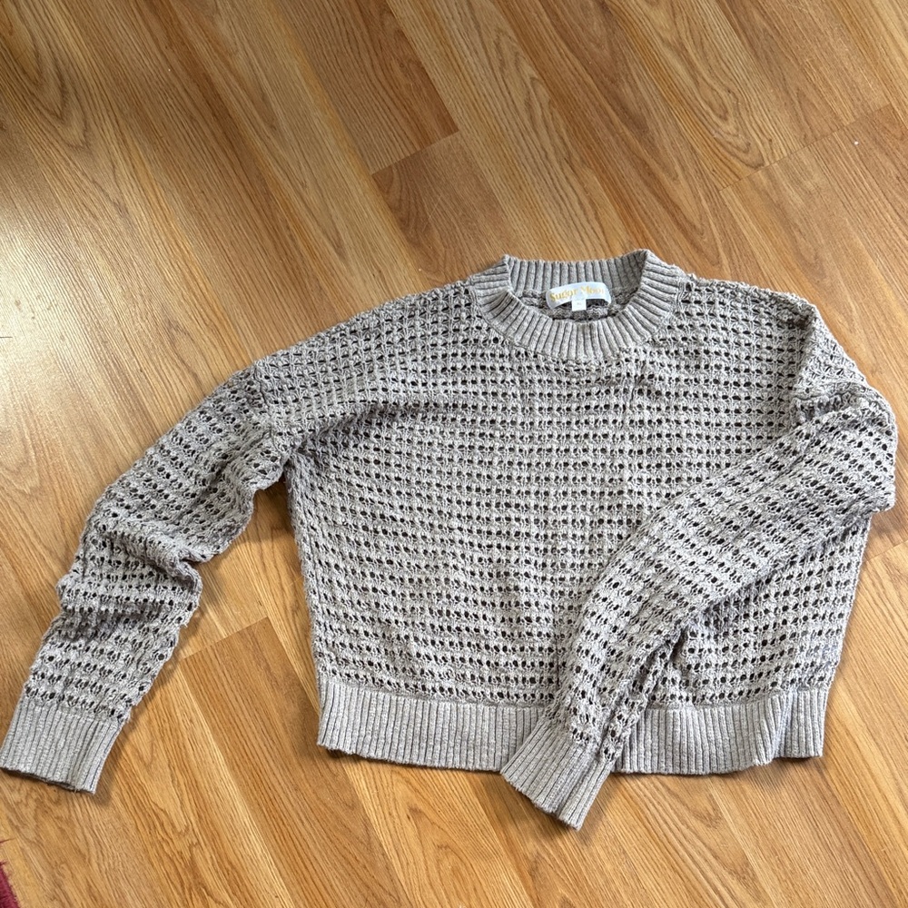 Elegant Knit Women's Sweater in Light Gray
